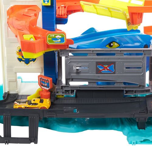 Hot Wheels City Ataque en la ciudad Tiburon