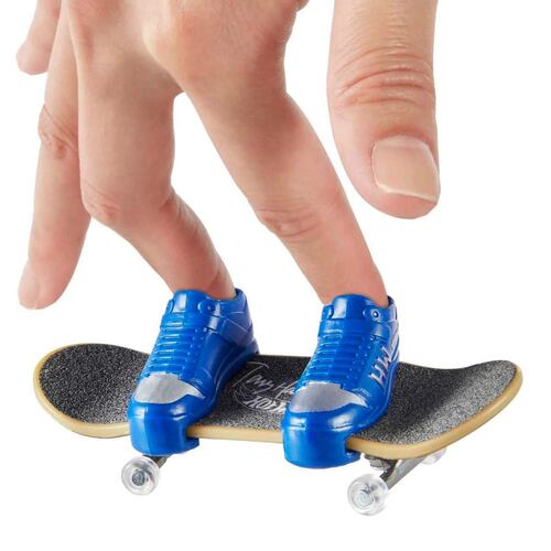 Patineta con Tenis de Skate