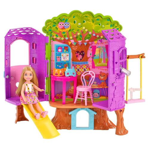 Barbie La Película Muñeca Chelsea Casa del Árbol