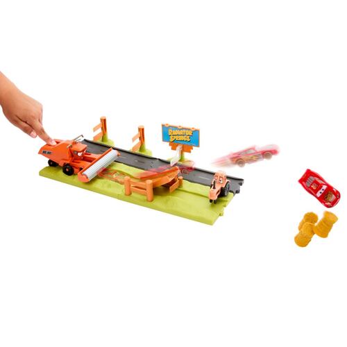 Set de Juego Frank Escape y Carrera de Acrobacias Cars