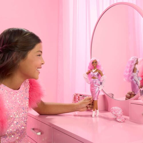 Barbie Fashionista Muñeca Deluxe Style con Cabello Rosa
