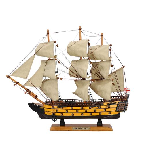 Barco HMS Victory Yijie