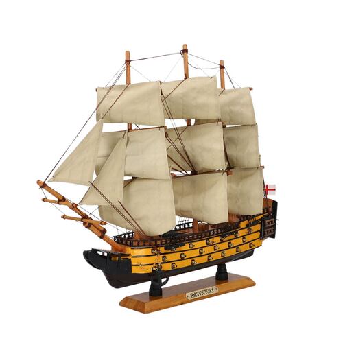 Barco HMS Victory Yijie