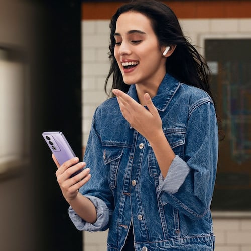 Celular Oppo A80 5G 256GB Lila Telcel R8
