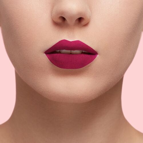 Labial líquido mate, Infallible Les Macarons L'Oréal Paris, Tono838 Berry Cherry
