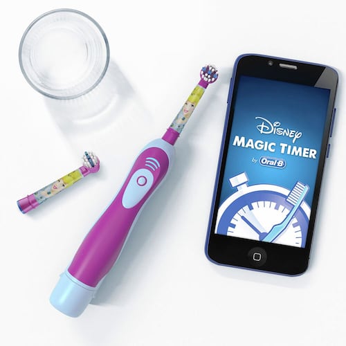 Oral-B Cepillo de dientes eléctrico recargable Smart Limited, color rosa  con 2 cabezales de cepillo y estuche de viaje, sensor de presión visible  para