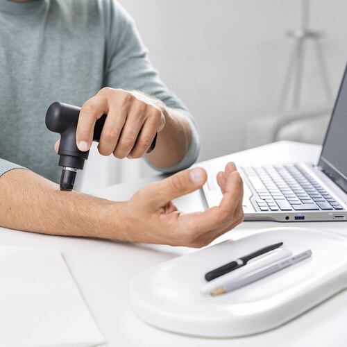 Aparato Masaje Muscular Massage Gun Sensitive Beurer