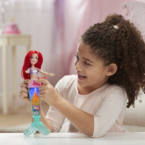 Muñeca Ariel Brillo de Luz Disney Princesas