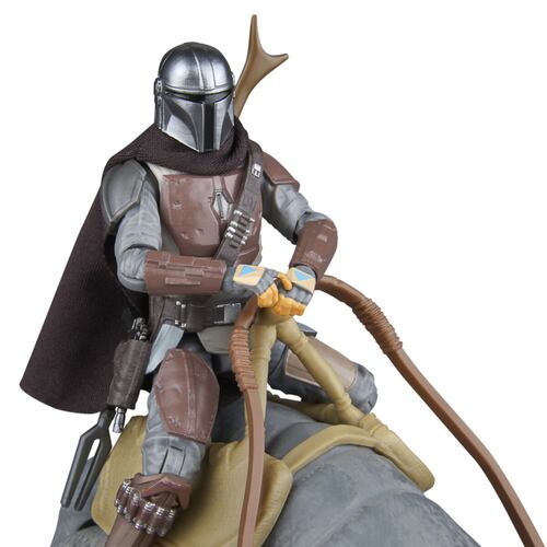Figura de Acción Mandaloriano y Blurrg Serie Star Wars: The Mandalorian de Hasbro