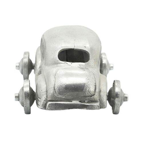 Figura carro plateado