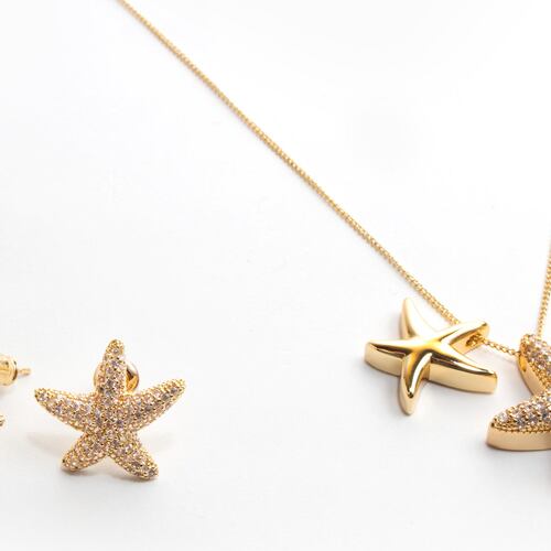Set de Aretes y Collar Dorado de Oro Laminado con Estrellas y Cristales Vstone