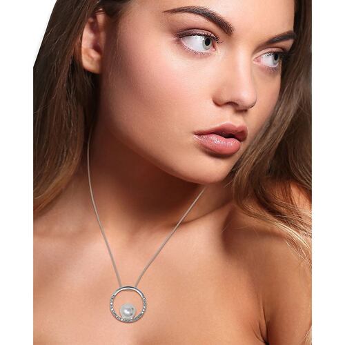 Collar Tipo Colgante Chico Forma Circular con Perla e Incrustaciones de Cristal Youre Invited