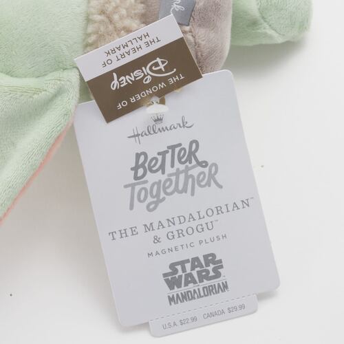 Peluche Star Wars The Mandalorian y Grogu Magnético Better Together Hallmark
