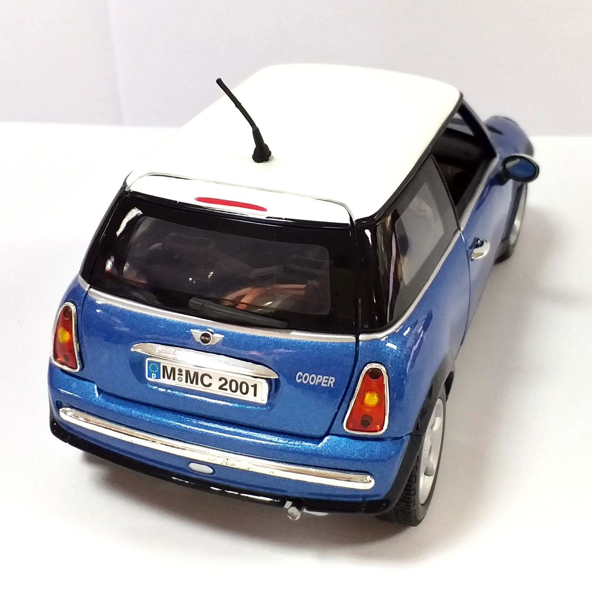 Carro de coleccion 2001 Mini Cooper