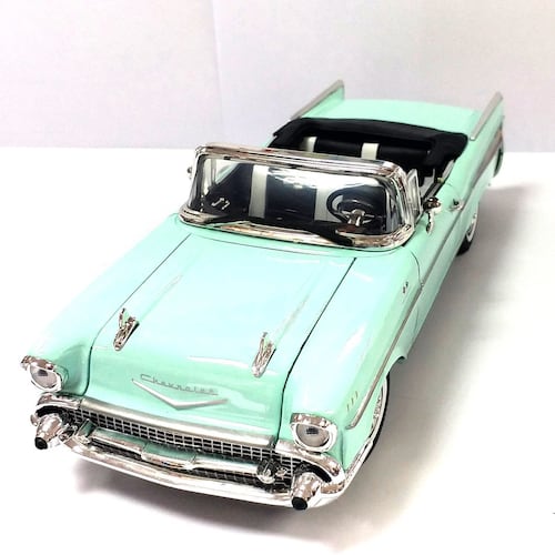 Coche coleccionable 1957 Chevy Bel Air Convertible