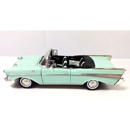 Coche coleccionable 1957 Chevy Bel Air Convertible
