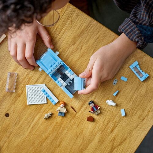 LEGO Ford Anglia™ Volador