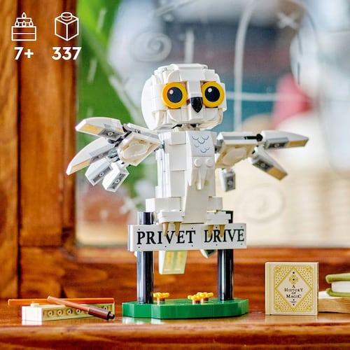 LEGO Hedwig™ en el Número 4 de Privet Drive