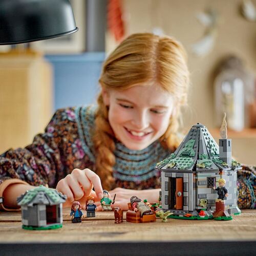 LEGO Cabaña de Hagrid: Una Visita Inesperada