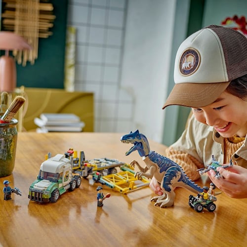 LEGO® Misiones Dinosaurio: Camión de Transporte del Allosaurus