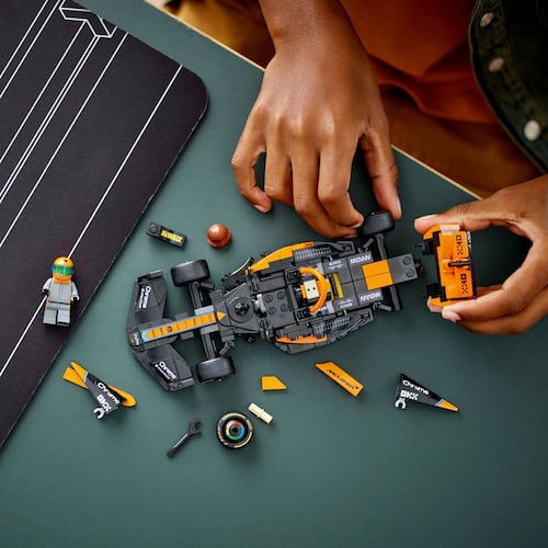LEGO Auto de Carreras Fórmula 1 McLaren 2023