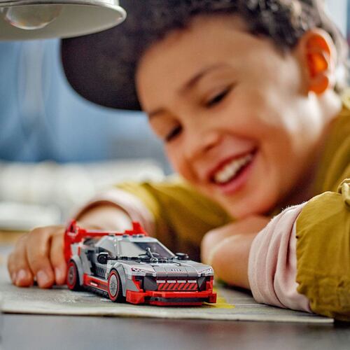 LEGO Auto de Carreras Audi S1 e-tron quattro