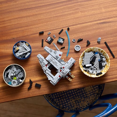 LEGO Halcón Milenario