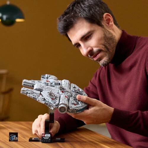 LEGO Halcón Milenario