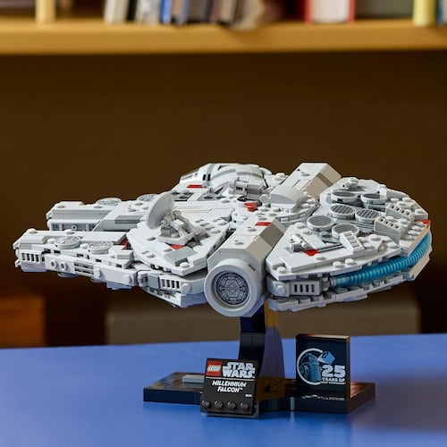 LEGO Halcón Milenario