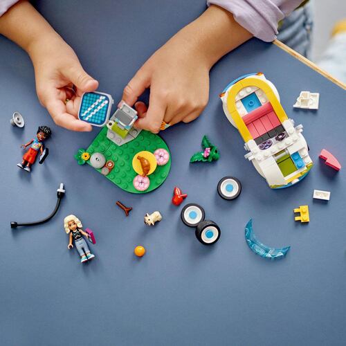 LEGO® Auto Eléctrico y Cargador