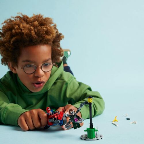LEGO® Persecución en Moto: Spider-Man vs. Doc Ock