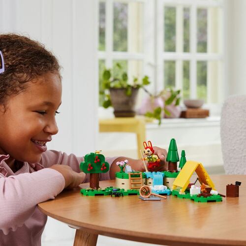 LEGO® Animal Crossing™ Actividades al aire libre con Coni 77047
