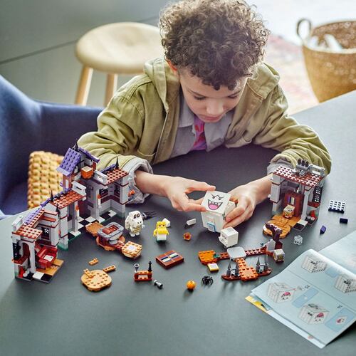 LEGO® La mansión encantada del Rey Boo