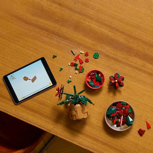 LEGO® Icons Nochebuena 10370