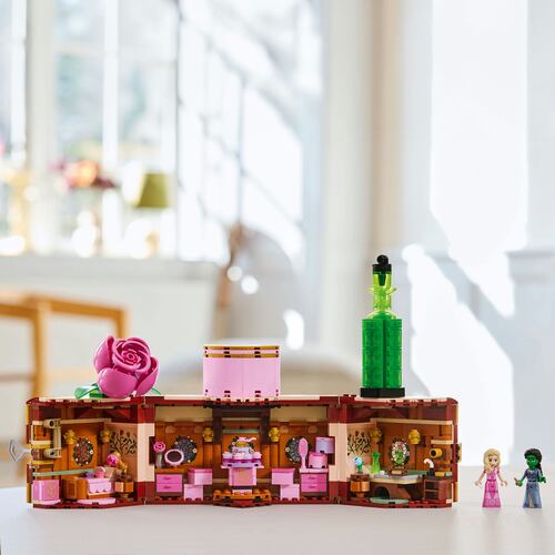 LEGO® Wicked Habitación de Glinda y Elphaba 75683