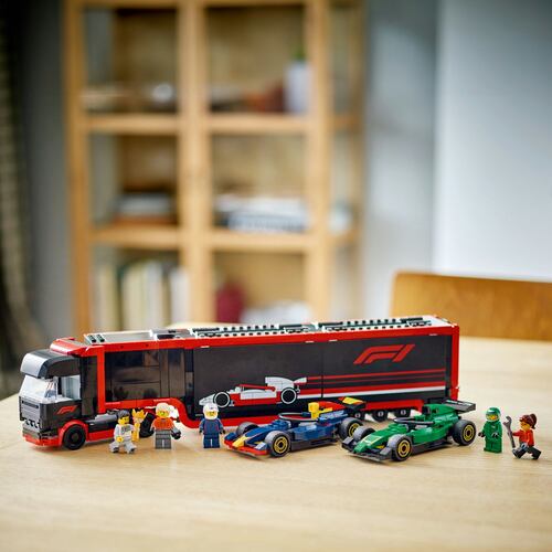 LEGO® Camión de F1 con Autos de F1 RB20 y AMR24