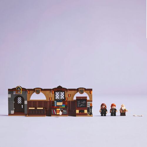 LEGO® Castillo de Hogwarts™: Clase de Encantamientos