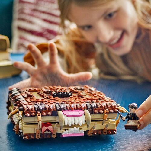 LEGO® Harry Potter™ Monstruoso Libro de los Monstruos Mordedor 76449