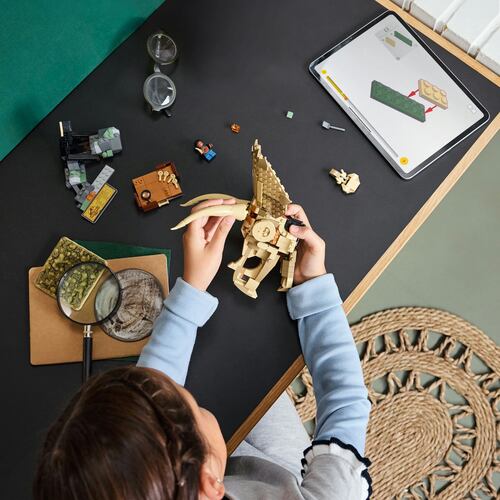LEGO® Fósiles de Dinosaurios: Cráneo de Triceratop