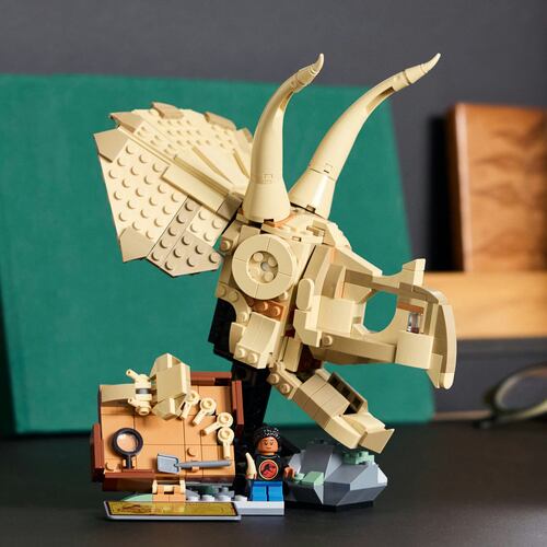LEGO® Fósiles de Dinosaurios: Cráneo de Triceratop