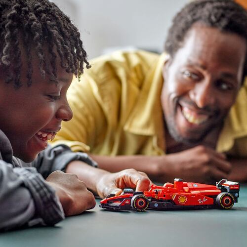 LEGO® SPEED CHAMPIONS Auto de Carreras Ferrari SF-24 F1®