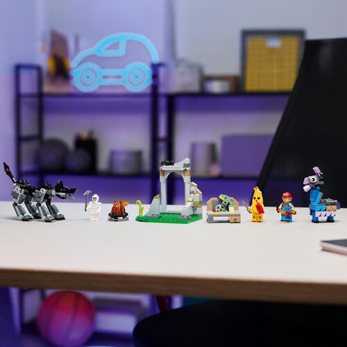 LEGO® Fortnite® Campamento de Bananín y Bujía Set 77075