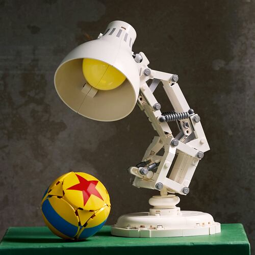 LEGO® Ideas Disney Pixar Luxo Jr. Modelo Construible 21357