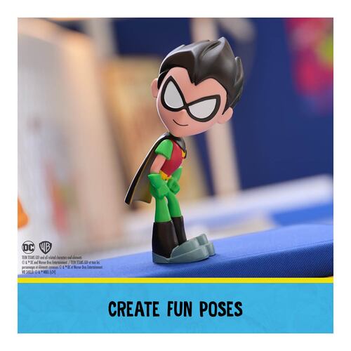 Figura de Acción Twisty Titans Robin de 6in TEEN TITANS GO