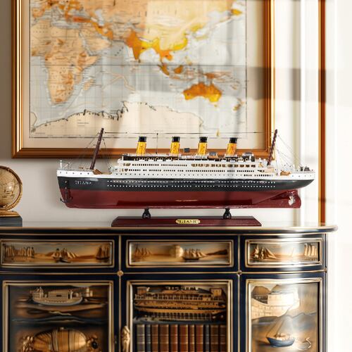 Figura Decorativa MOONWELL Titanic con Luz Led