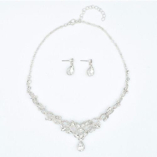 JUEGO DE ARETES Y COLLAR  LULU  COLOR  PLATA  MODELO  11066