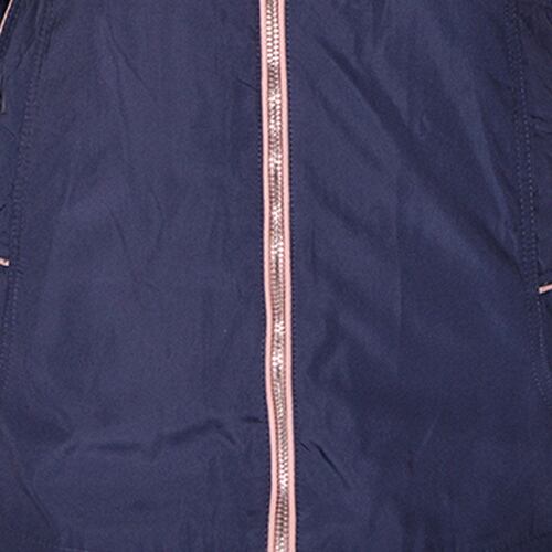 Gabardina para mujer, con capucha, jareta y parches en codos Philosophy talla grande color azul combinado modelo GCR2214R