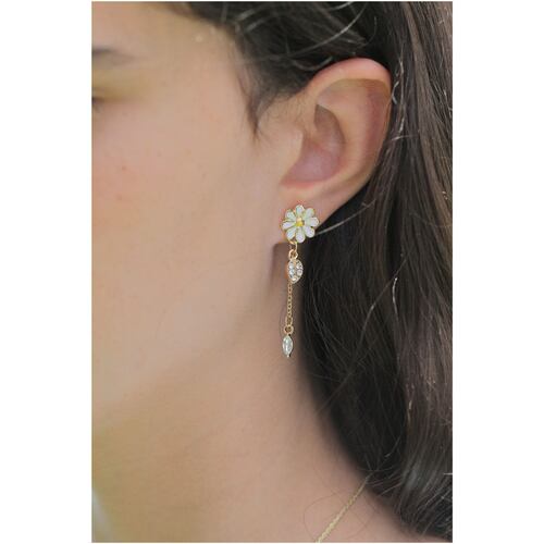 Aretes Largos Margarita y Mariposa Esmaltada Parisa