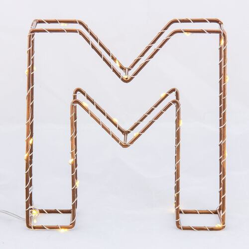 Letra decorativa con luz "M"