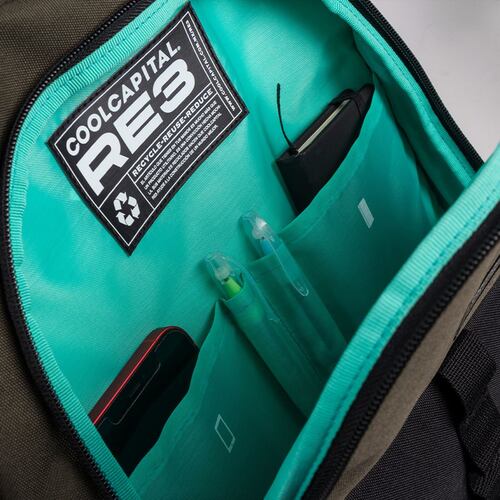 Backpack para laptop 15" Oliva  RE3 hecha con Material Reciclado